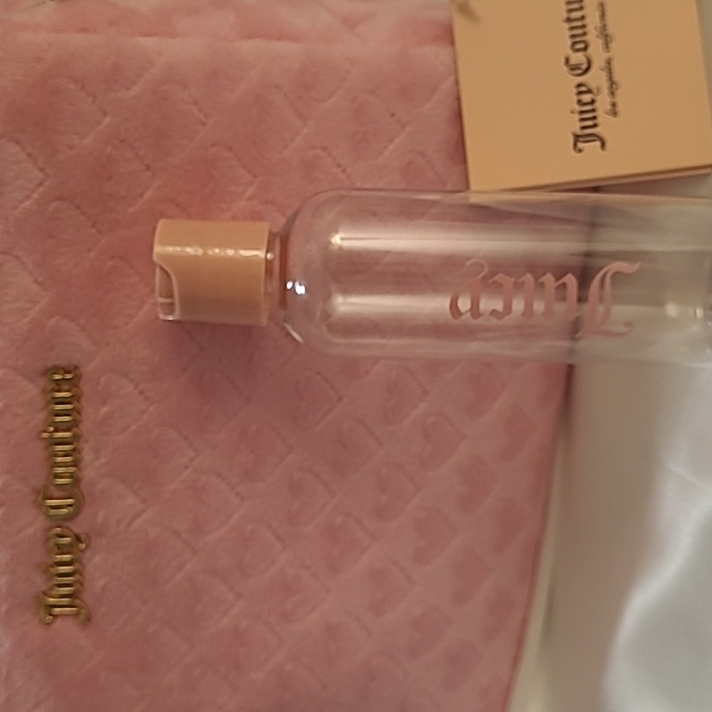 Juicy Couture Pink Heart Quilted Cosmetic Bag - Picture 7 of 9